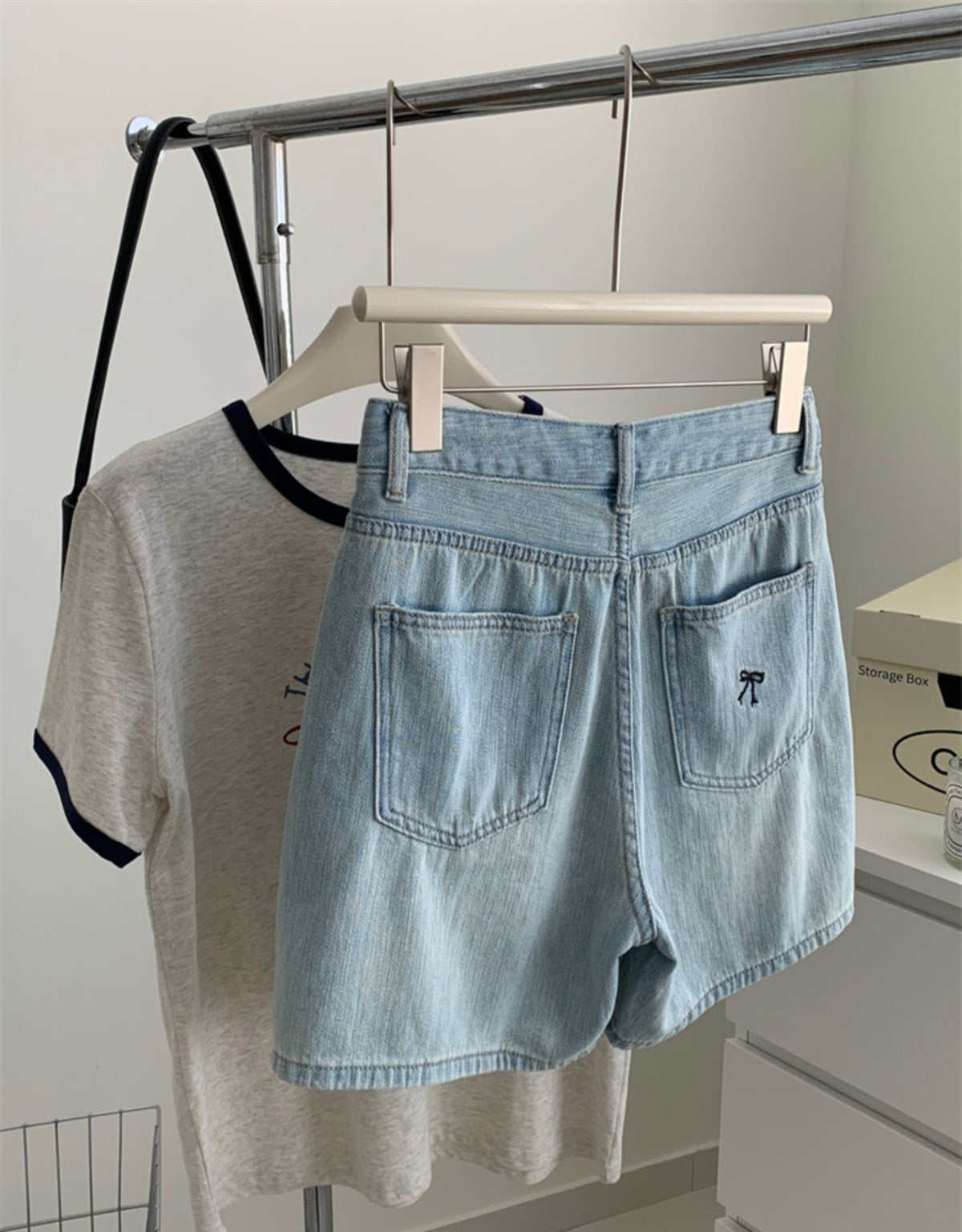 Designer Bow Embroidered Denim Shorts Women High Waist Wide Leg - Blue Elegant Commuter Style