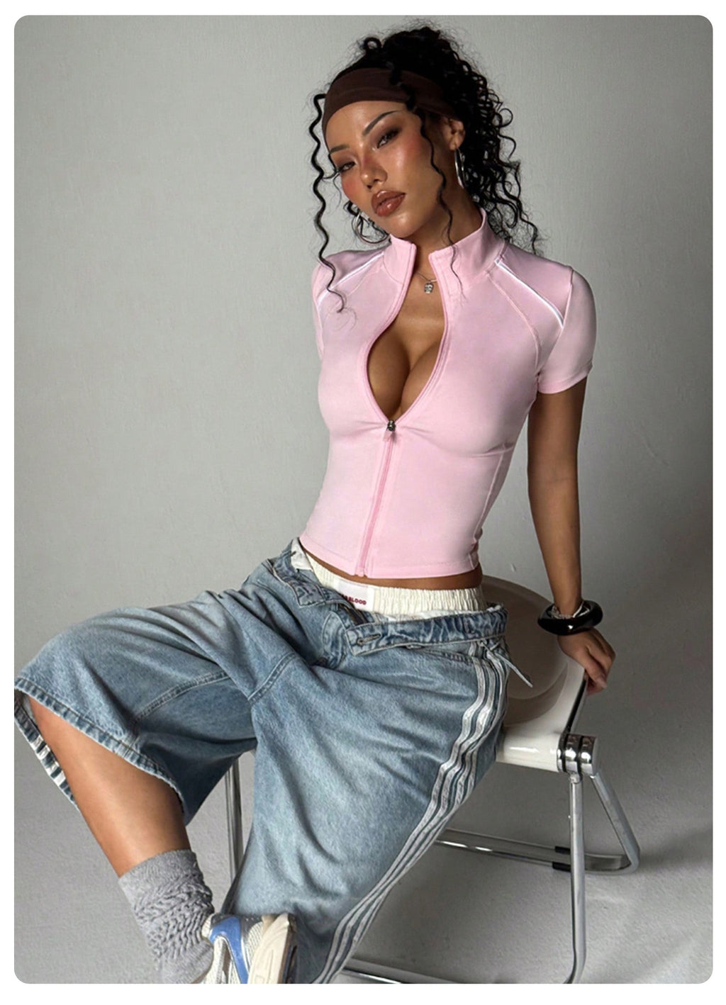 Women's Short Contrast Color Yoga Jacket - Slim Fit Fitness Crop Jacket for Gym & Workout (S/M/L/XL)